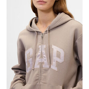 Gap Logo, Sweat suit. NWT. 
PLUS SIZE XXL. $50